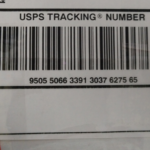 SOLD Floral top - Picture 2 of 2